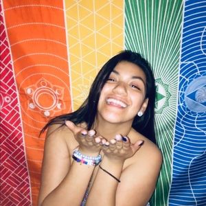 Meet your Posher, Julissa